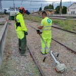 Encargados de Trabajo observando parte de la vía